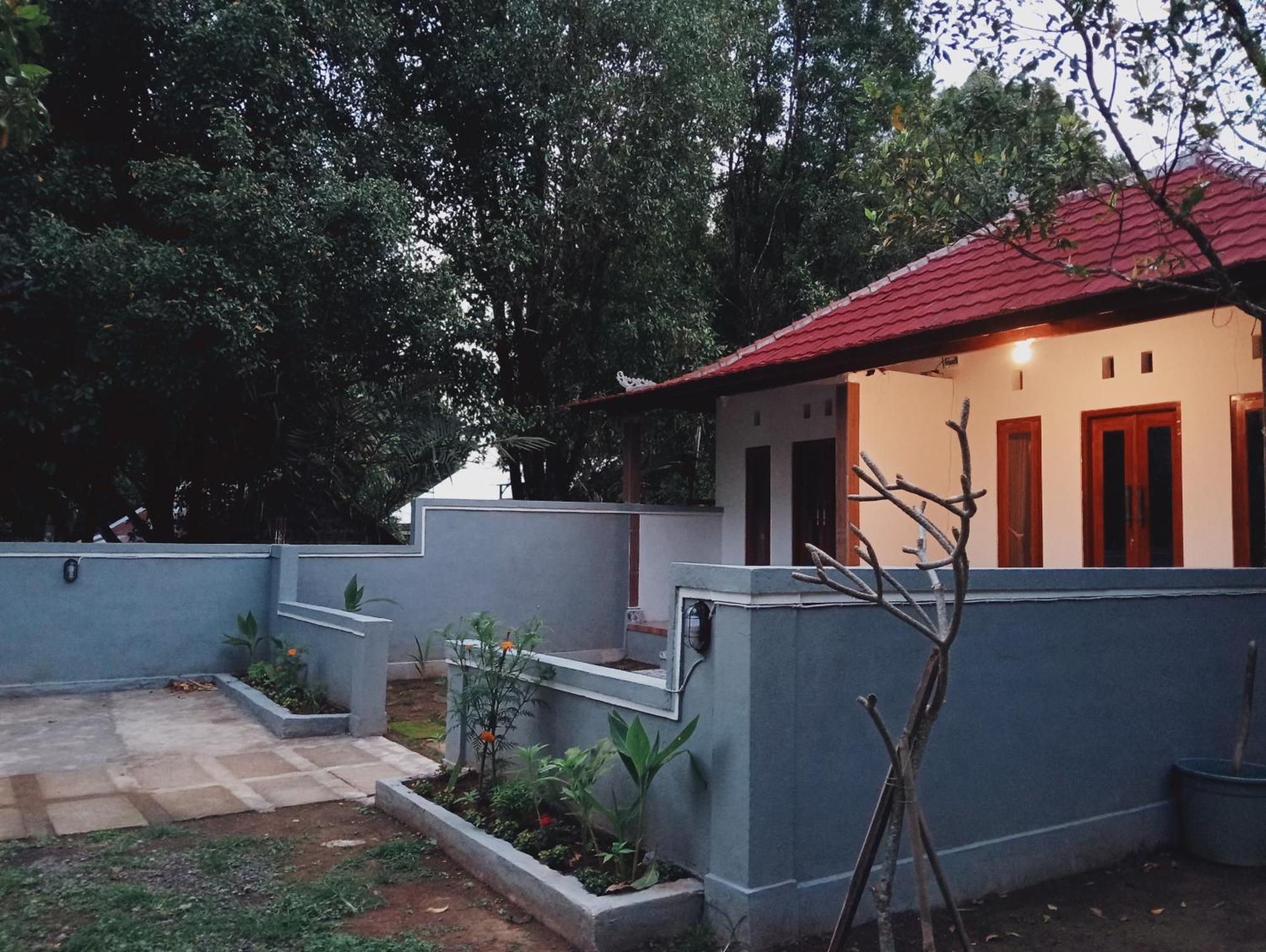 Jepun Homestay Lemukih Singaraja Exterior foto